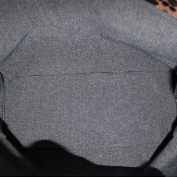 SOLD! ❤️ Clare V. Simple V Tote Bag in Leopard - Picture 11 of 16